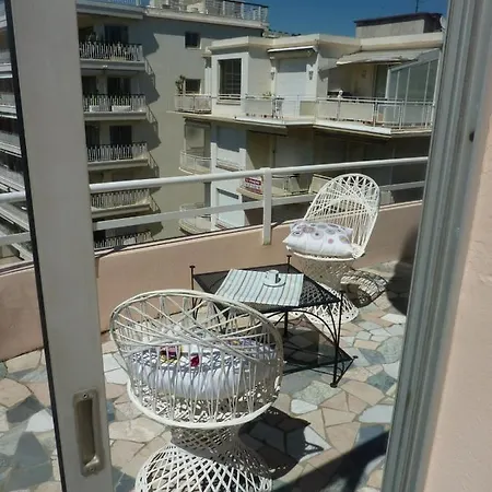 Flat With Terrace On The Croisette *